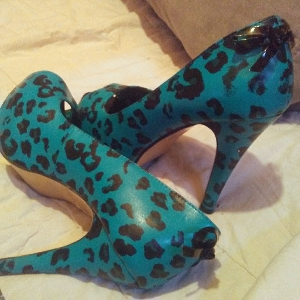 Sexy IRON FIST 6 inch heels blue leopard